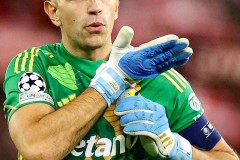 曼联边锋阿莫林续约后表现低迷 传控失误引热议